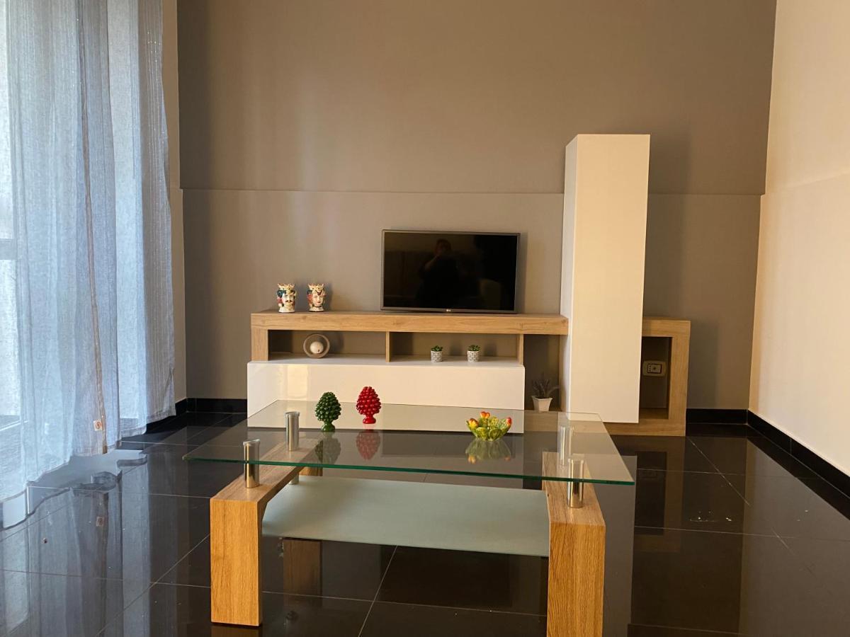 Casa Pirandello 12 Apartment คาตาเนีย ภายนอก รูปภาพ